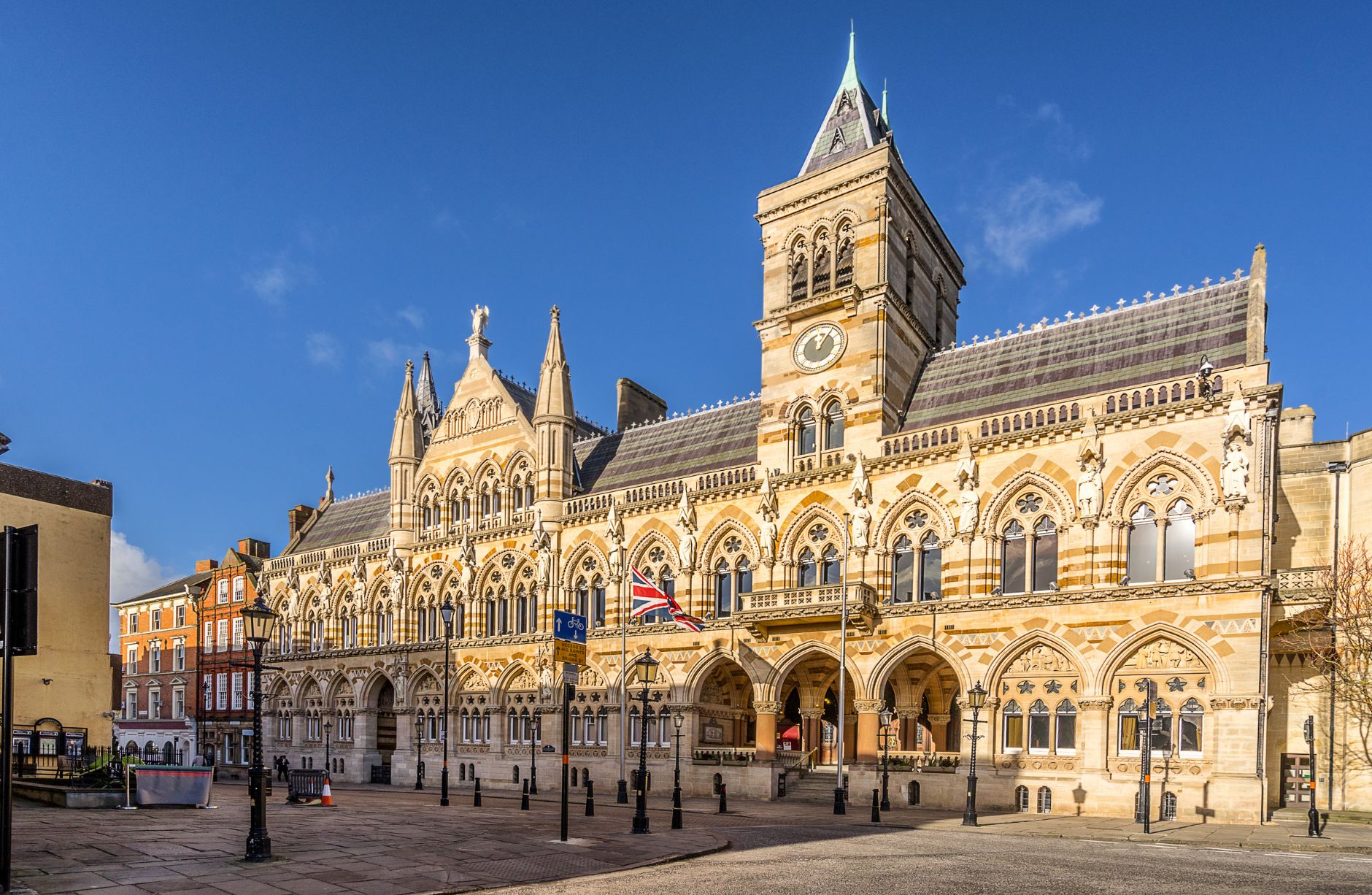 Short-let and Airbnb apartment location in Northampton managed by Renzo