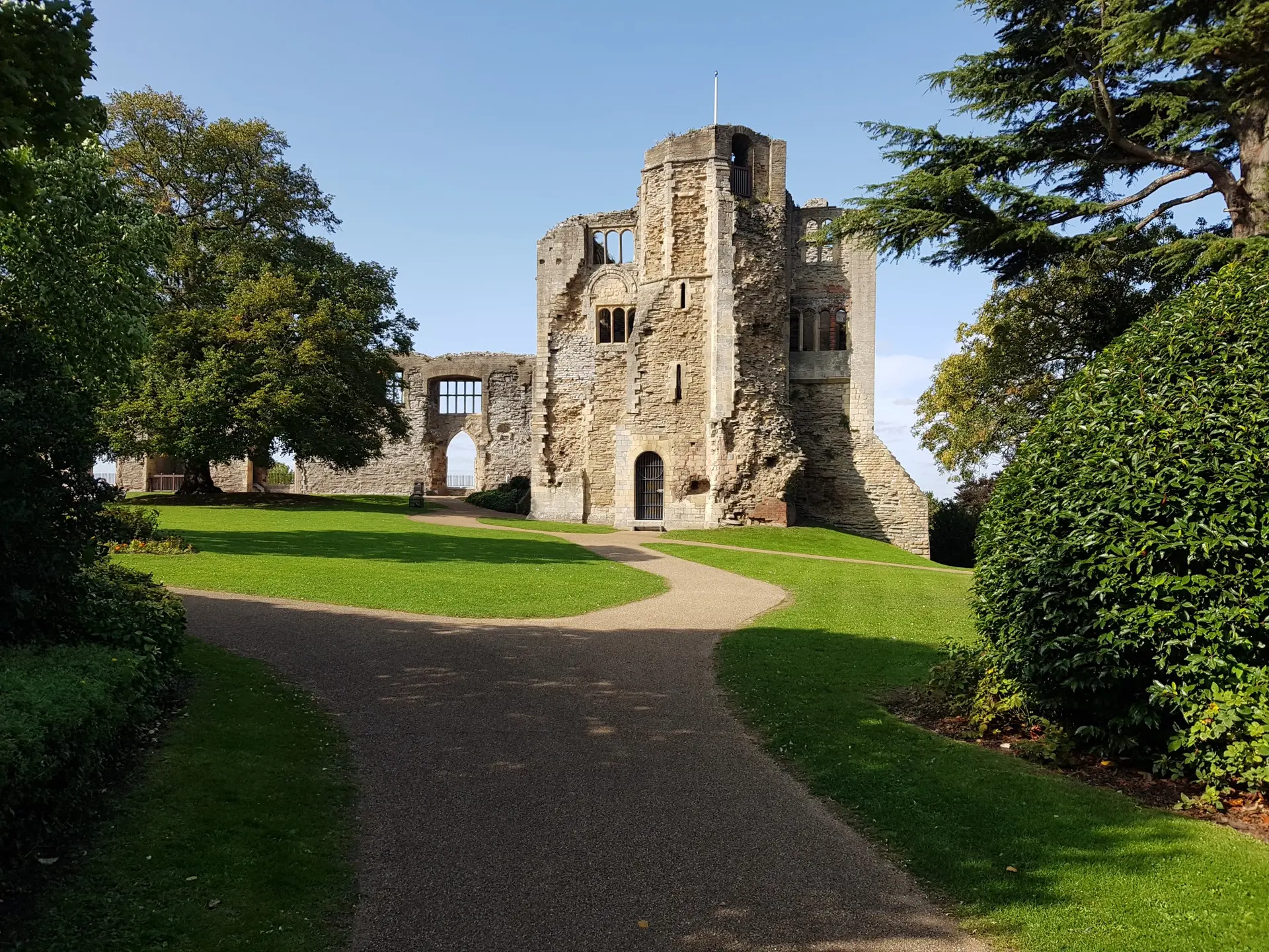 Short-let and Airbnb apartment location in Newark-on-Trent managed by Renzo