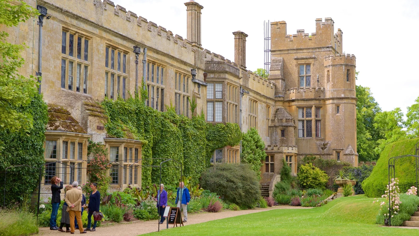 Airbnb and short let management in Cheltenham