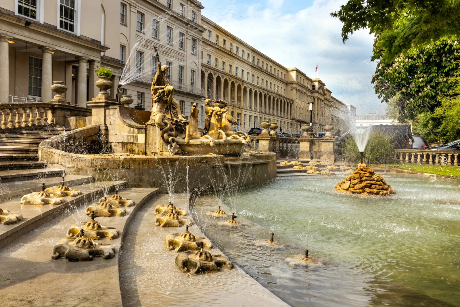 Short-let and Airbnb apartment location in Cheltenham managed by Renzo