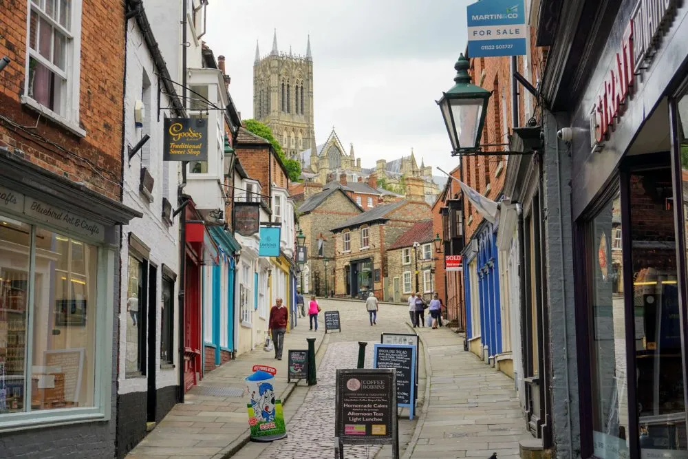 Short-let and Airbnb apartment location in Lincoln managed by Renzo